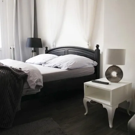 Wake Up Wellness Hostal